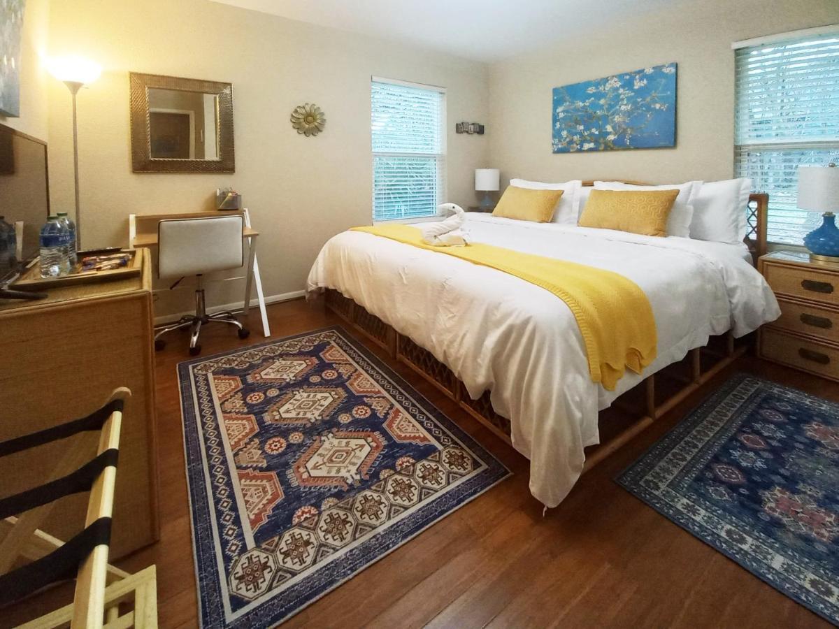 King Bed In Relaxing Oasis, With Free Snack/Wi-Fi/Parking Leilighet San Marcos Eksteriør bilde